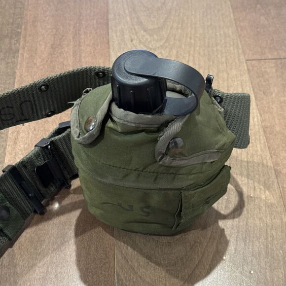 MILITARY WATER CANTEEN W/Cup AND COVER With Pistol Release Belt USA Army - Picture 4 of 5